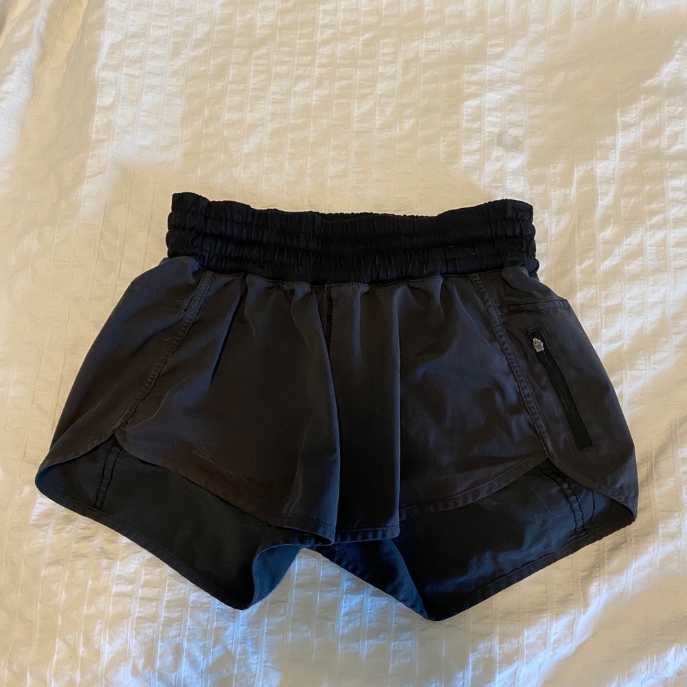 Lululemon size 6 black shorts